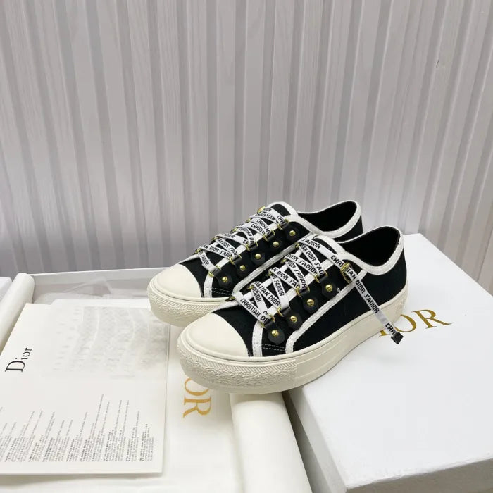 D - SNEAKERS - ThePoshLabel