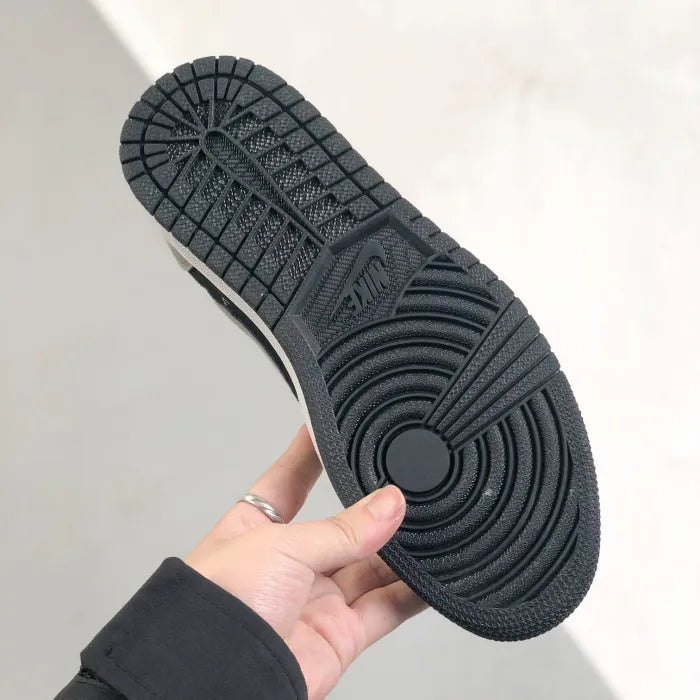 N - SNEAKERS