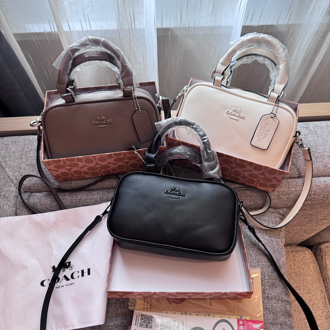 Elegant Leather Handbag: A Touch of Light Luxury - ThePoshLabel