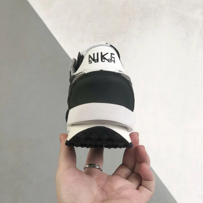 N - SNEAKERS