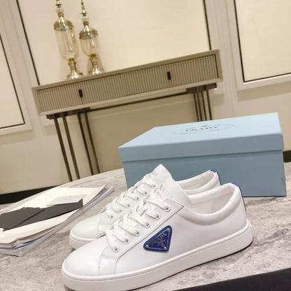 P - SNEAKERS