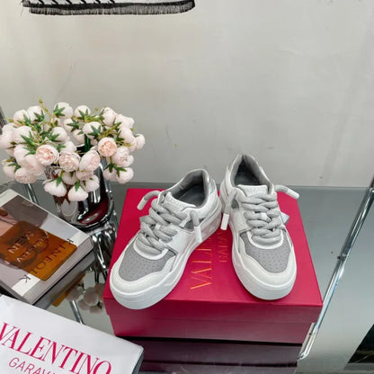 V - SNEAKERS