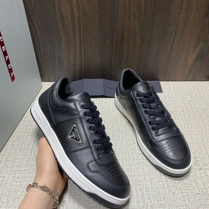 P - SNEAKERS