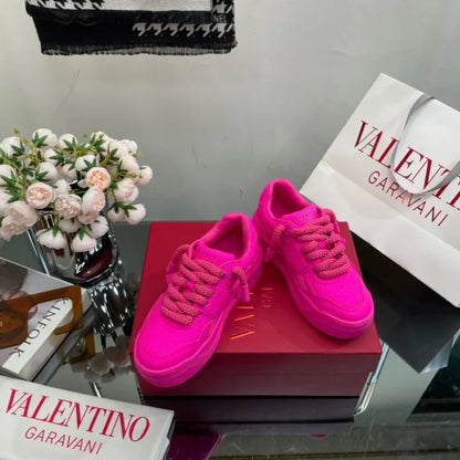 V - SNEAKERS