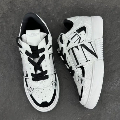 V - SNEAKERS
