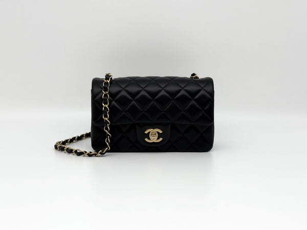 Chanel Mini Flap Bag: A Timeless Classic for Effortless Style