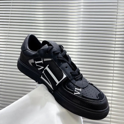 V - SNEAKERS