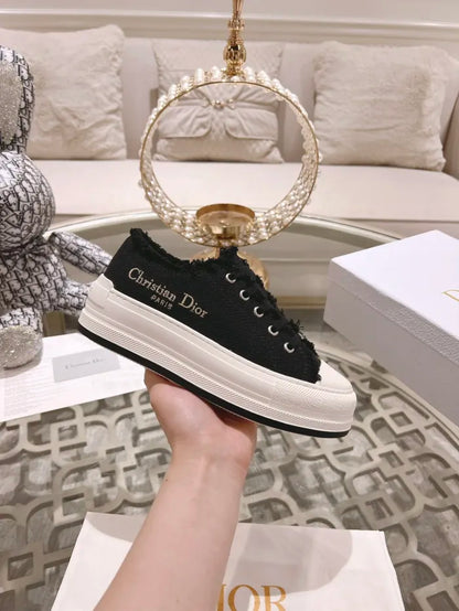 D - SNEAKERS