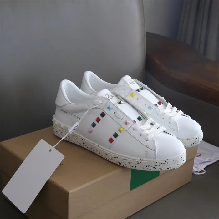 V - SNEAKERS