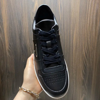 P - SNEAKERS