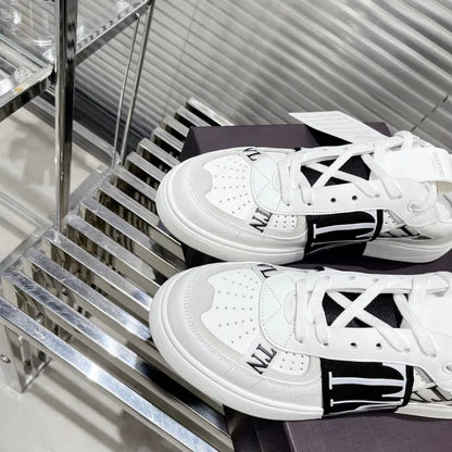 V - SNEAKERS