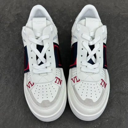 V - SNEAKERS